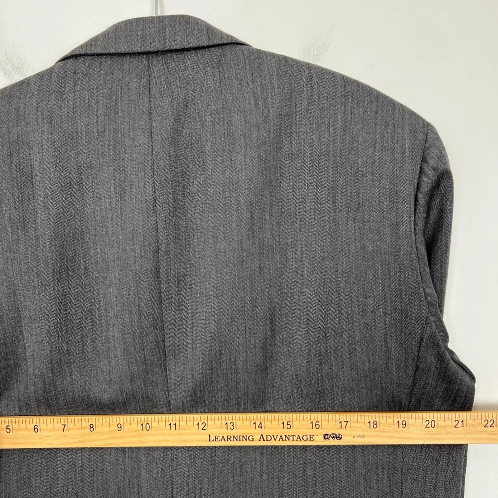 Jos A Bank Mens Charcoal Gray Herringbone Suit 2 Piece 2 Button Jacket Pants L40